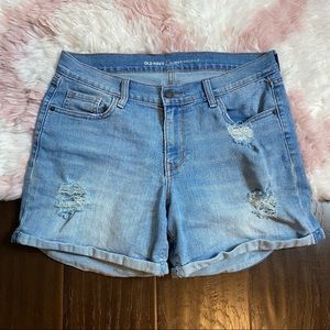 Old Navy Curvy distressed jeans shorts Women’s size 8